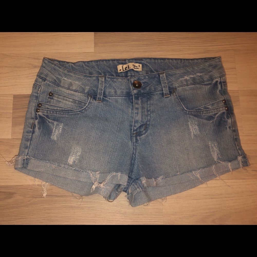 L.E.I jean shorts
